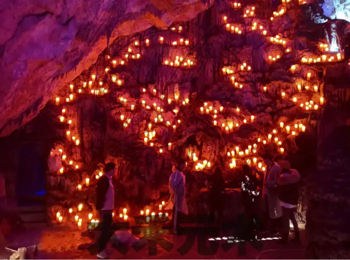 云南泸沽湖女神洞